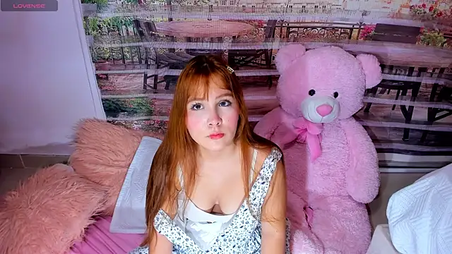 Snapshot of little_doll18_ chatting on June 10, 7:48 pm little doll18 online show from June 10, 7:48 pm