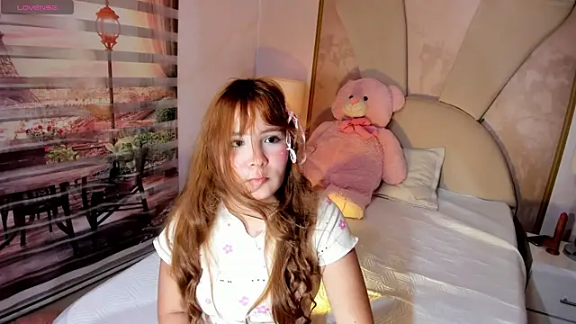 Snapshot of little_doll18_ chatting on June 20, 10:09 am little doll18 online show from June 20, 10:09 am