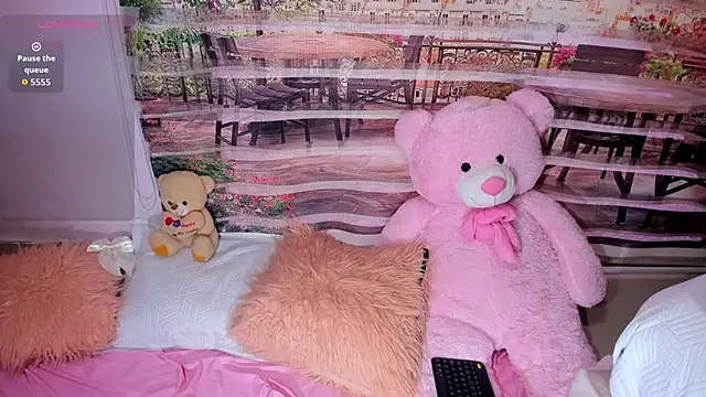 Snapshot of little_doll18_ chatting on June 17, 9:03 pm little doll18 online show from June 17, 9:03 pm