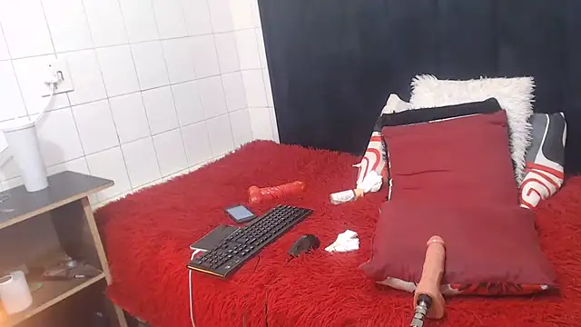 Snapshot of SexySweetCandyX chatting on June 6, 10:37 pm SexySweetCandyX online show from June 6, 10:37 pm