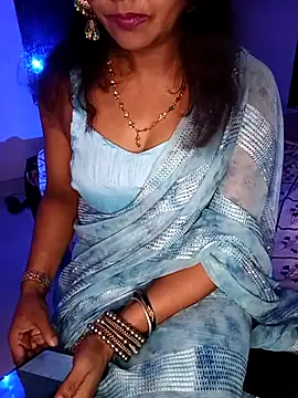 mayakapoor880 online show from May 17, 6:52 pm