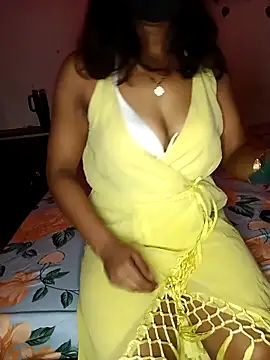 mayakapoor880 online show from April 30, 6:48 pm