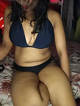 mayakapoor880 online show from June 2, 5:57 pm