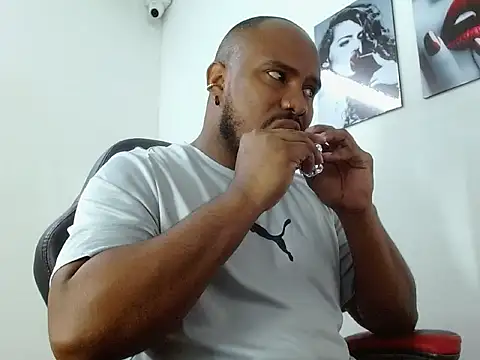 Alessandro Hamed online show from March 18, 1:35 pm