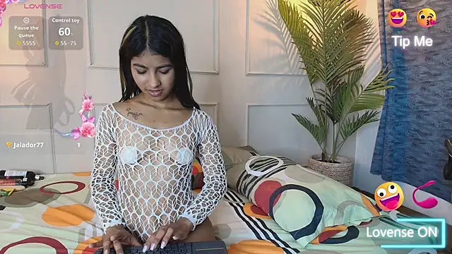 Snapshot of danibell_sweet chatting on May 18, 7:18 pm danibell sweet online show from May 18, 7:18 pm