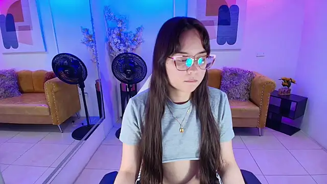 Snapshot of Shady_bug chatting on March 16, 7:49 pm Shady bug online show from March 16, 7:49 pm