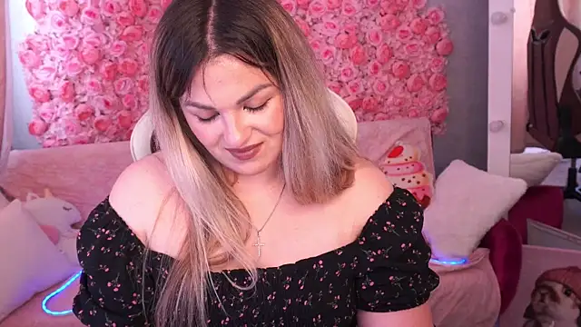 Snapshot of AlissyaGrayy chatting on May 22, 12:36 pm AlissyaGrayy online show from May 22, 12:36 pm