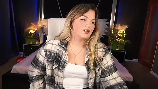 Snapshot of AlissyaGrayy chatting on June 4, 6:56 pm AlissyaGrayy online show from June 4, 6:56 pm