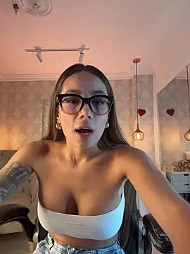 SERENAA   online show from March 25, 3:39 am