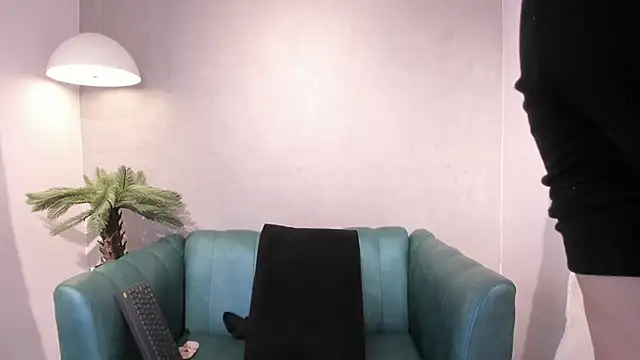 Samantha  Firee online show from May 4, 1:14 pm