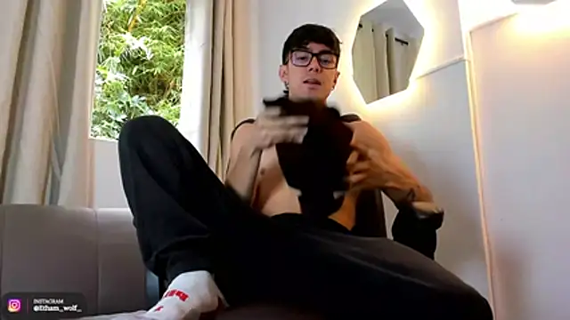 Snapshot of etham_wolf1 chatting on May 25, 5:22 pm etham wolf1 online show from May 25, 5:22 pm