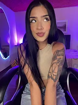 Snapshot of Shalom_pink18 chatting on June 16, 9:26 pm Shalom pink18 online show from June 16, 9:26 pm