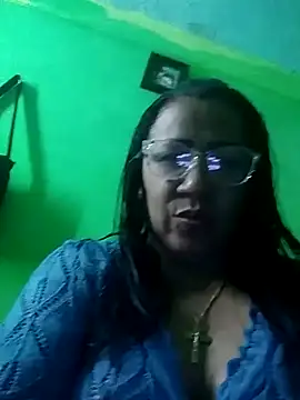 juliataylorhot online show from April 17, 11:07 pm