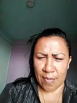 juliataylorhot online show from April 12, 7:50 pm