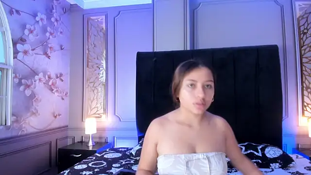 Snapshot of dulce_girls chatting on May 13, 12:34 pm dulce girls online show from May 13, 12:34 pm