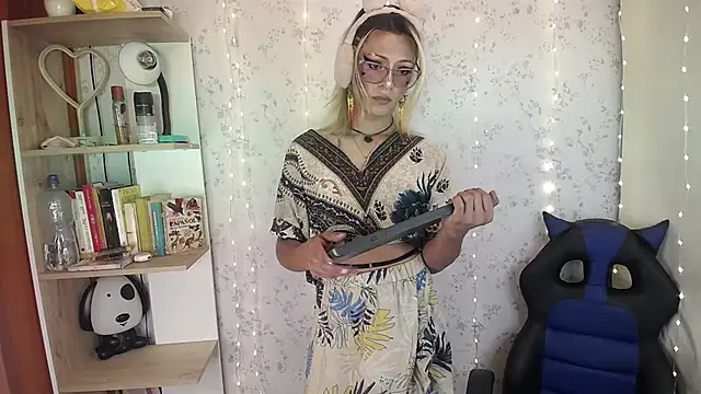  Alexaavandercloude online show from March 26, 7:12 pm