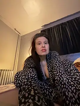 JulieetteLatte online show from March 19, 2:00 am