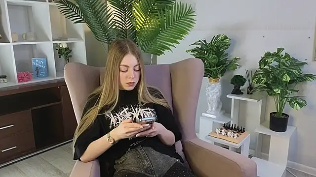 SharenSpear online show from March 18, 2:08 pm