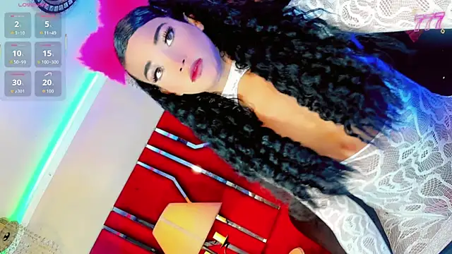 Snapshot of Paola_Delfino chatting on April 4, 11:50 am Paola Delfino online show from April 4, 11:50 am