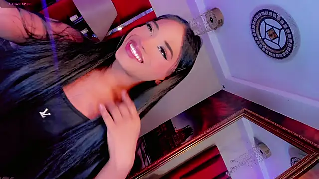 Snapshot of Paola_Delfino chatting on April 14, 11:37 am Paola Delfino online show from April 14, 11:37 am