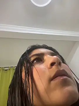 Snapshot of Mia_rouseee chatting on March 20, 11:28 pm Mia rouseee online show from March 20, 11:28 pm