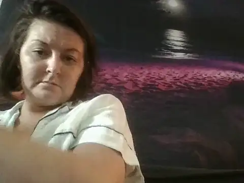 tinyassbossymilf online show from July 17, 5:54 pm
