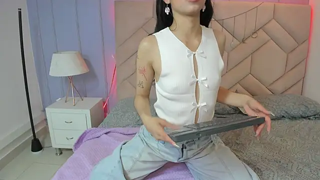 Snapshot of Eimy_Blaze chatting on August 5, 7:30 pm Eimy Blaze online show from August 5, 7:30 pm
