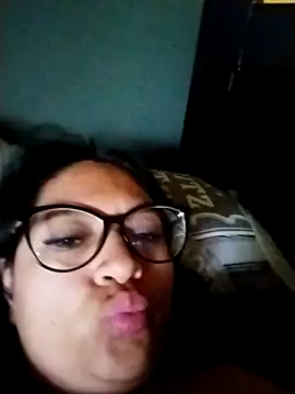 LatinSquirtBaby online show from May 12, 1:17 pm