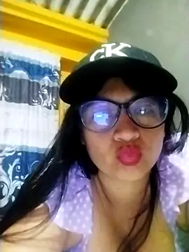 LatinSquirtBaby online show from June 15, 10:31 pm