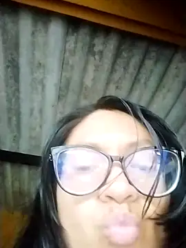 LatinSquirtBaby online show from May 25, 1:21 pm