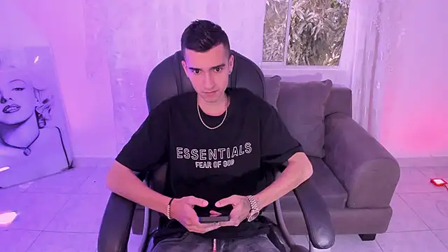 Ethann Boy online show from March 18, 8:53 pm