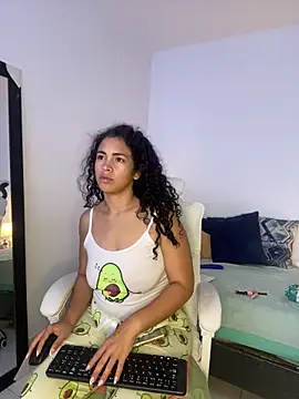 Luciianita lov199 online show from April 28, 8:35 pm