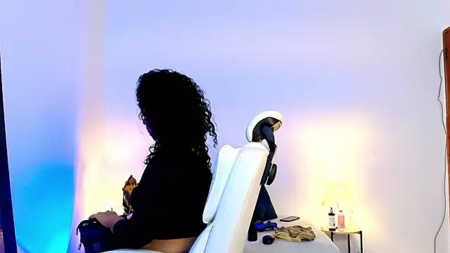 Luciianita lov199 online show from May 17, 8:20 pm
