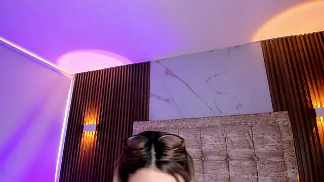 Amber Palmer online show from June 16, 8:42 pm