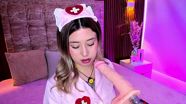 Amber Palmer online show from June 20, 3:28 pm