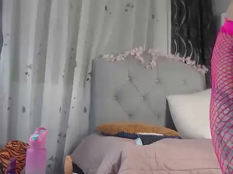 Victoria Founta1 online show from March 18, 7:04 pm