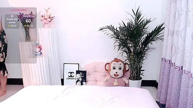 Evelyn-007 online show from March 29, 9:33 am