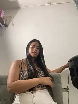 Snapshot of lucirganaxxx chatting on March 23, 2:11 am lucirganaxxx online show from March 23, 2:11 am