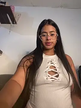 lucirganaxxx online show from March 27, 4:21 am