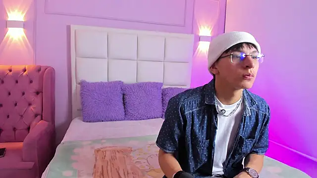 Alexander Ammy online show from April 9, 3:30 am