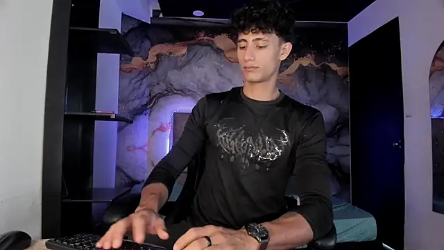 MaxiimoRomano  online show from May 11, 2:45 pm