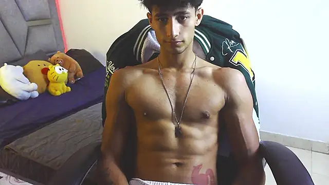 MaxiimoRomano  online show from May 22, 2:48 pm