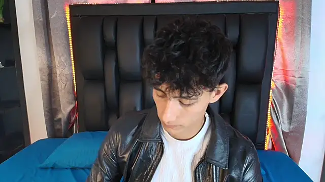 MaxiimoRomano  online show from June 19, 4:35 pm
