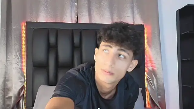 MaxiimoRomano  online show from June 16, 4:40 pm