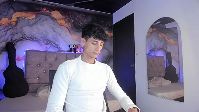 MaxiimoRomano  online show from April 23, 1:24 pm