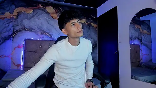 MaxiimoRomano  online show from May 8, 1:26 pm