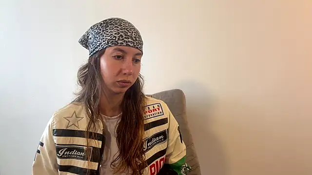 Snapshot of Julieta_Jol chatting on May 26, 1:42 pm Julieta Jol online show from May 26, 1:42 pm