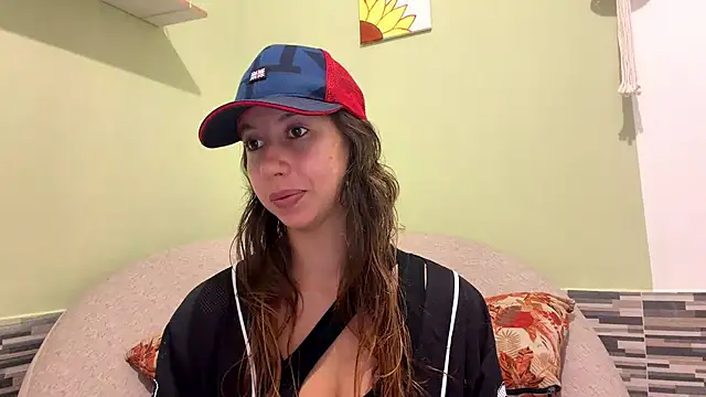 Snapshot of Julieta_Jol chatting on April 30, 1:29 pm Julieta Jol online show from April 30, 1:29 pm
