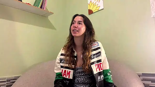 Julieta Jol online show from June 10, 2:07 pm