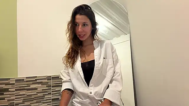 Snapshot of Julieta_Jol chatting on April 23, 1:46 pm Julieta Jol online show from April 23, 1:46 pm
